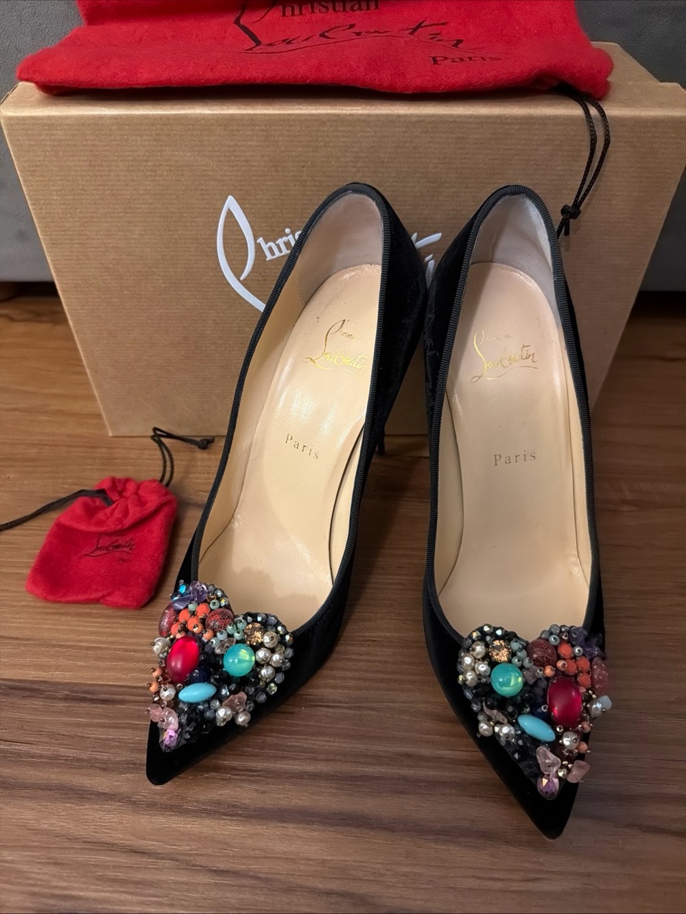 Christian Louboutin Diva Cora 100 Black Velvet Jeweled Heart Pumps 38.5